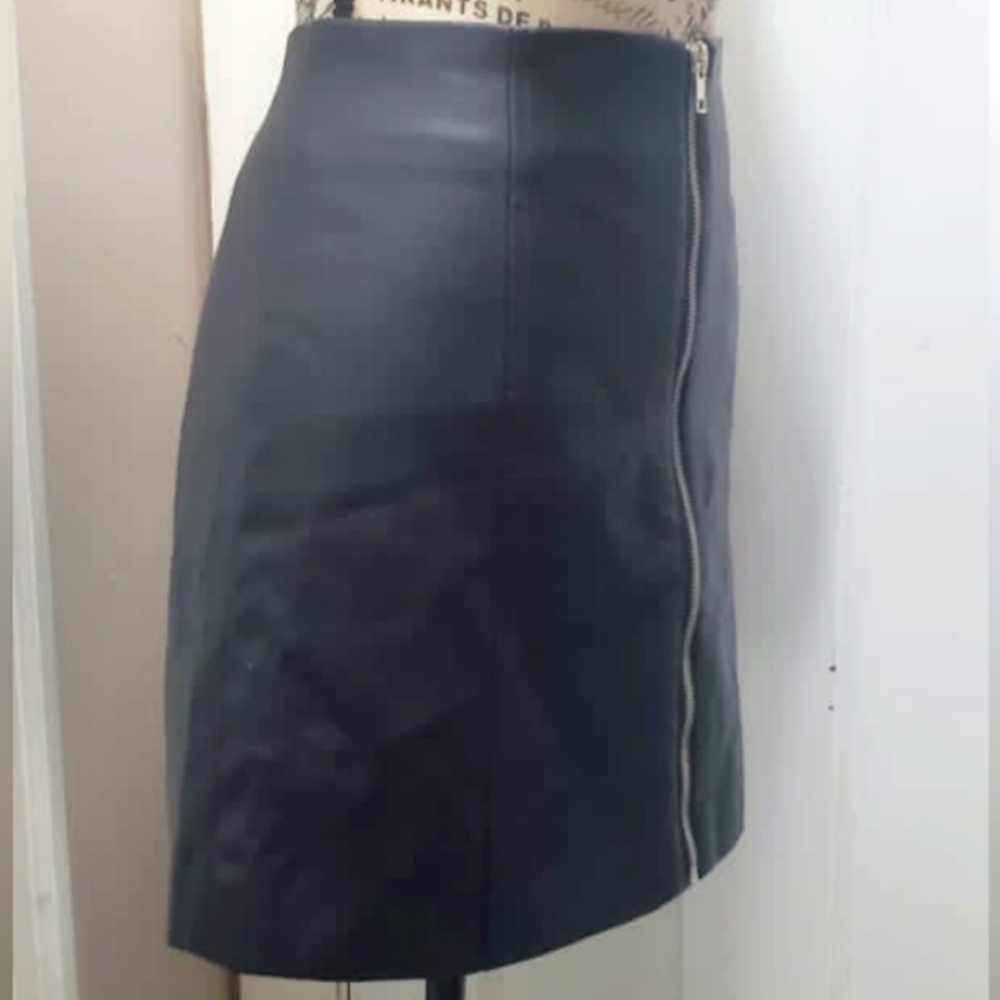 Forever 21 Black Faux Leather High Waist Mini Skirt Size M.Faux Leather Skirt.🌴